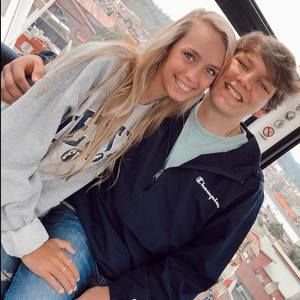 Meet your Posher, Zach